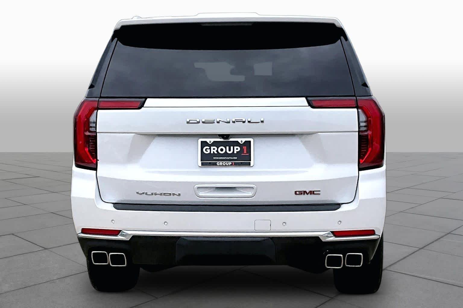 Used 2025 White Frost Tricoat GMC Denali image 5