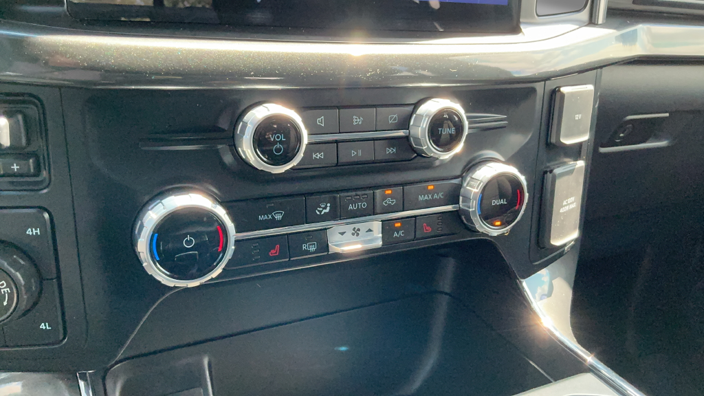 Used 2023 Gray Ford XLT image 16
