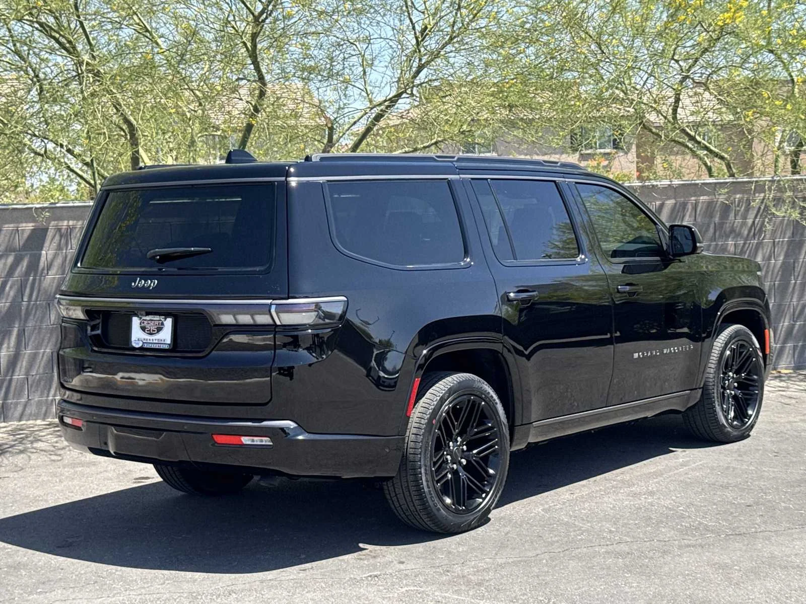 New 2026 High Gloss Black Exterior Paint Jeep Limited Reserve image 8
