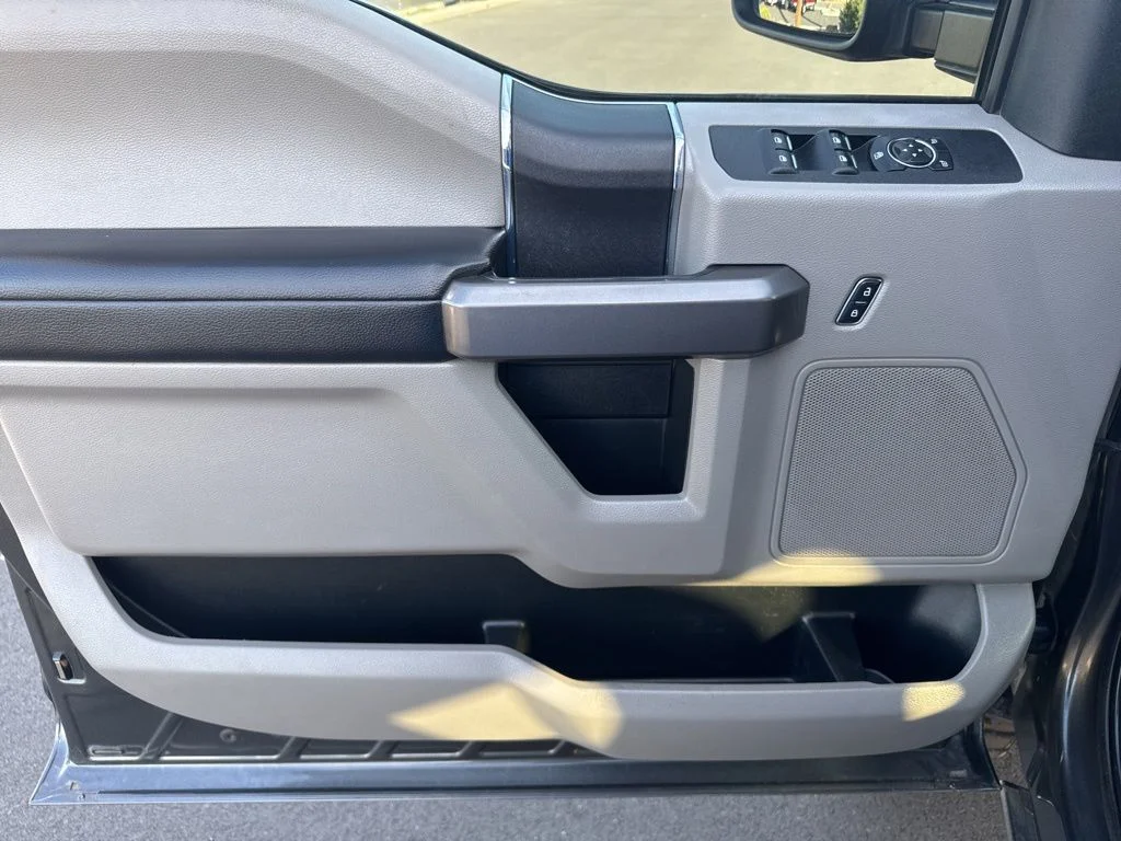 Used 2019 Magnetic Metallic Ford XLT image 17