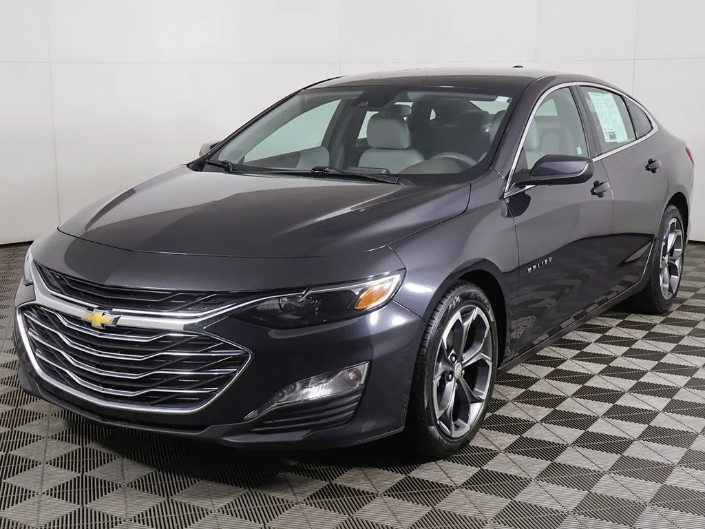 Used 2023 Gray Chevrolet LT image 6