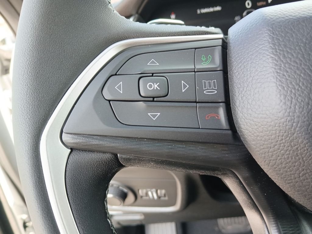 New 2026 Silver Zynith Exterior Paint Jeep Laredo image 22