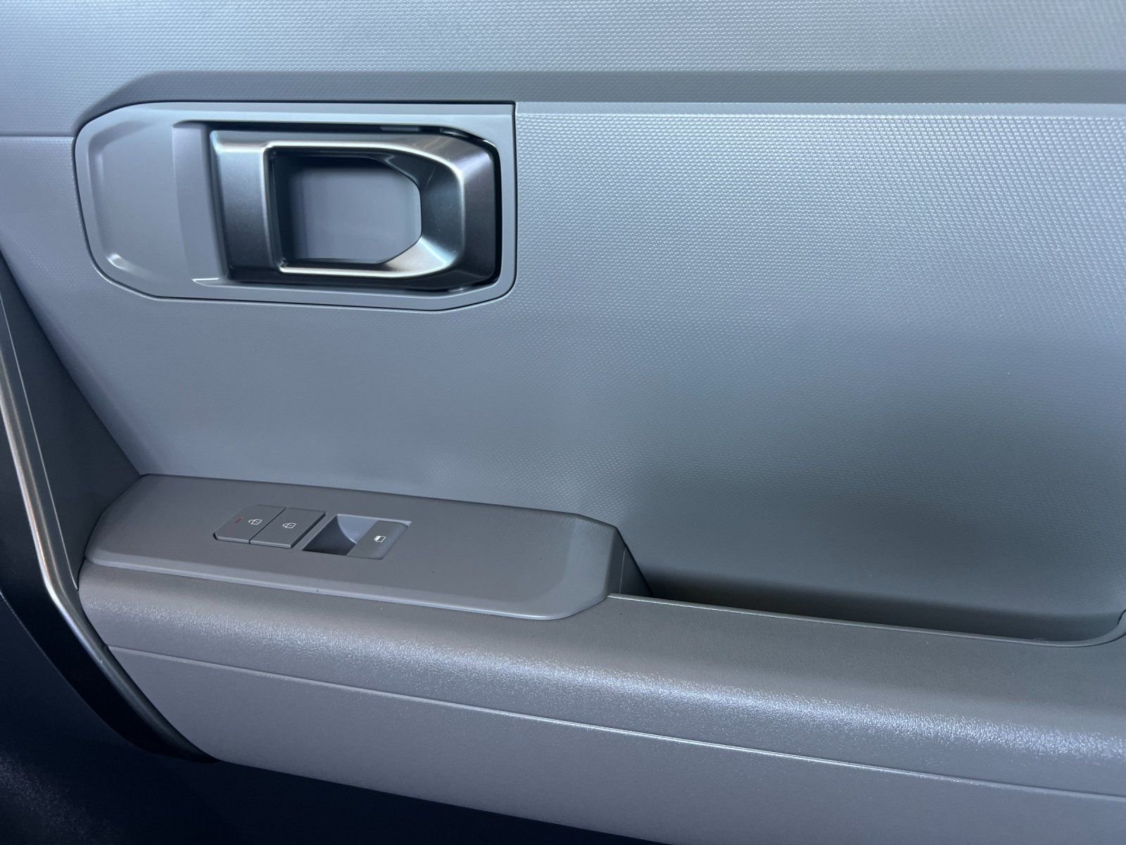 New 2027 Snow White Pearl Kia LX image 18