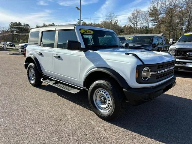 2025 Ford Bronco Base 4x4's photo