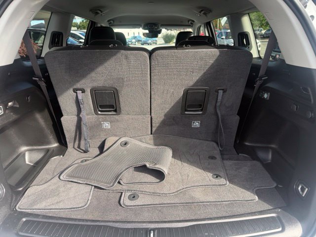 Used 2023 White/off-white Jeep Limited image 25