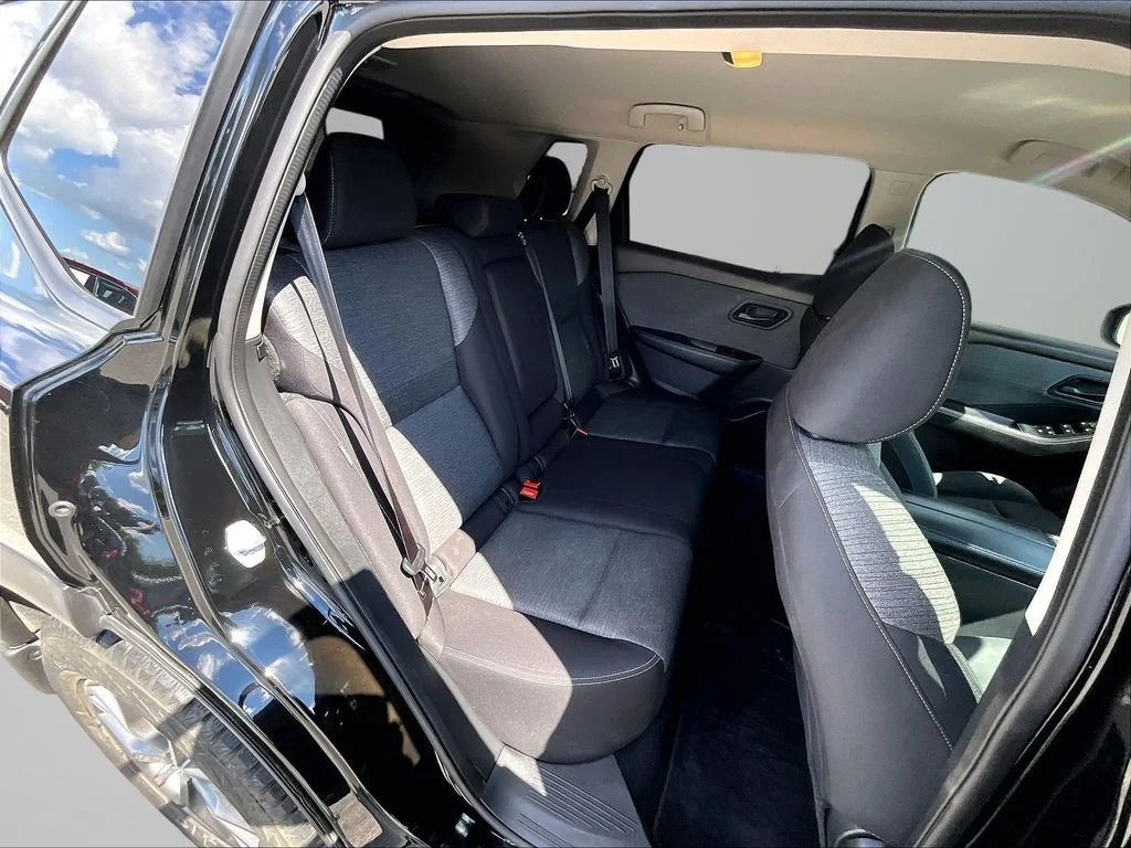 Used 2021 Black Nissan S image 28
