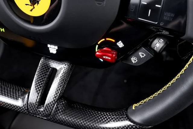 Used 2024 Giallo Triplo Strato Ferrari  image 37
