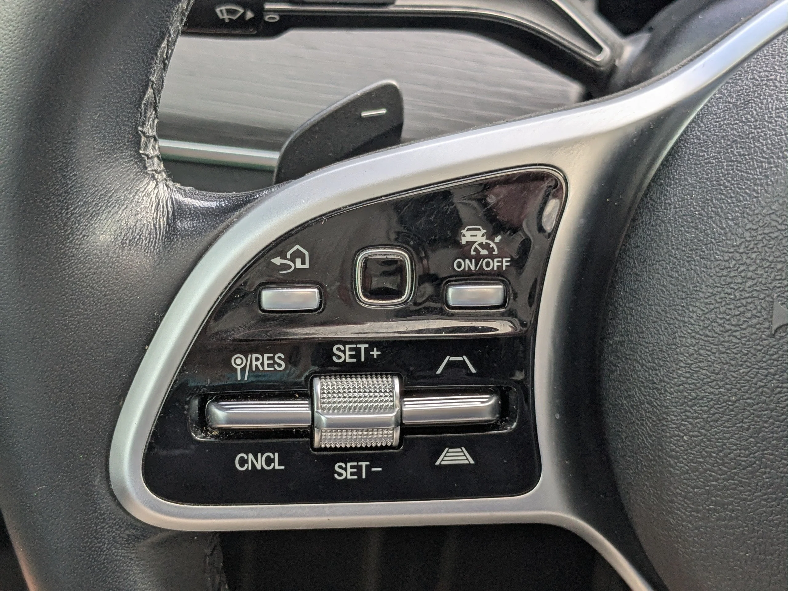 Used 2021 Obsidian Black Metallic Mercedes-Benz GLS 450 image 25