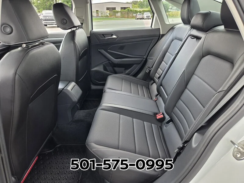 Used 2024 Opal White Volkswagen SE AUTO image 12