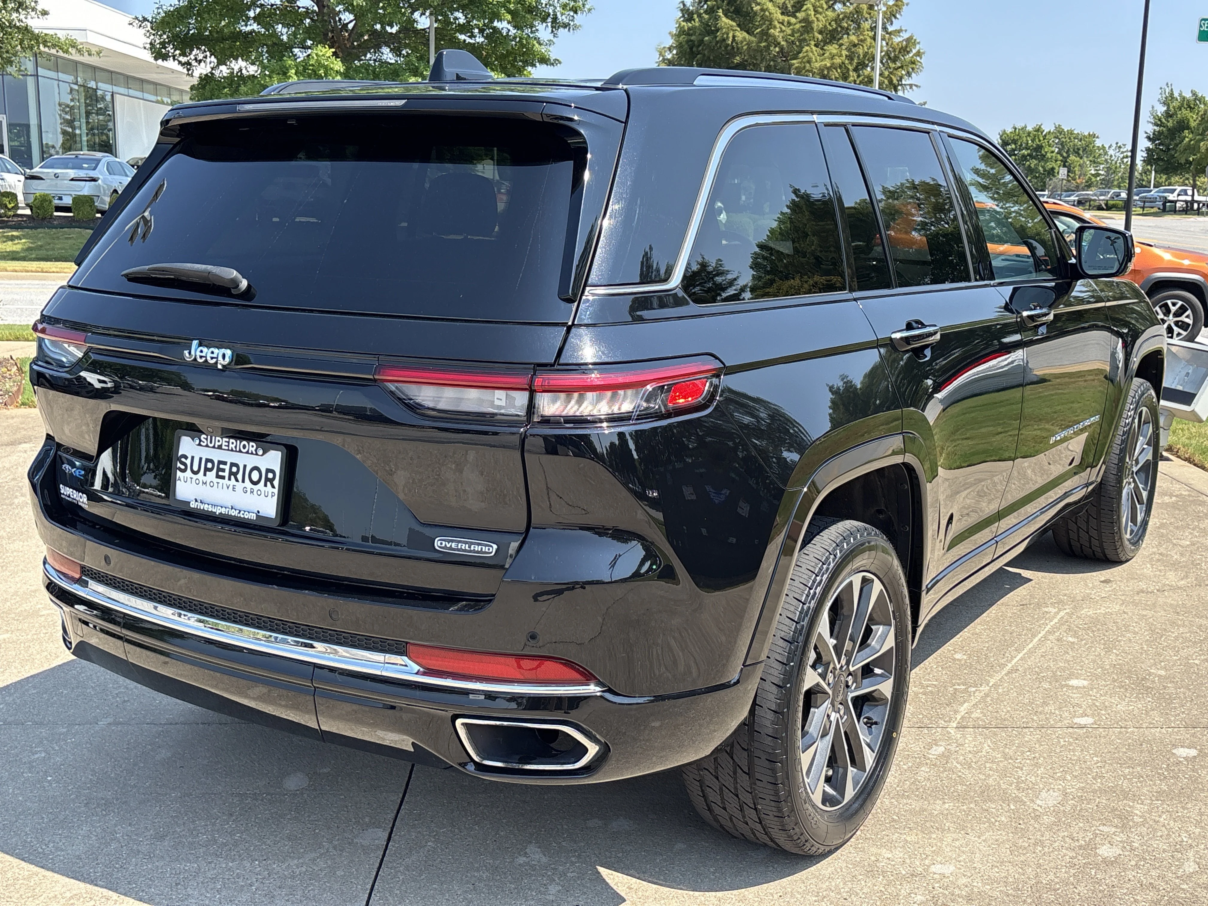 Used 2023 Diamond Black Crystal Pearlcoat Jeep Overland 4xe image 3