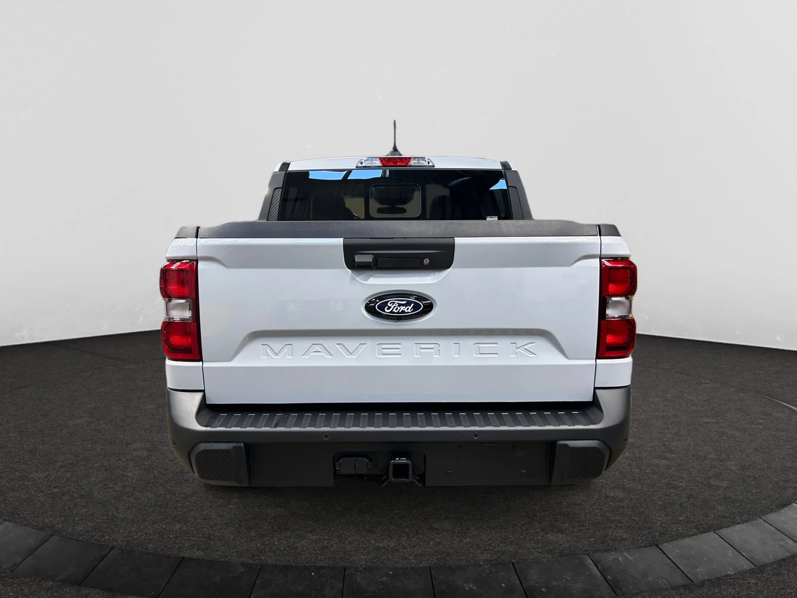 New 2026 Space White Metallic Ford Lariat image 4