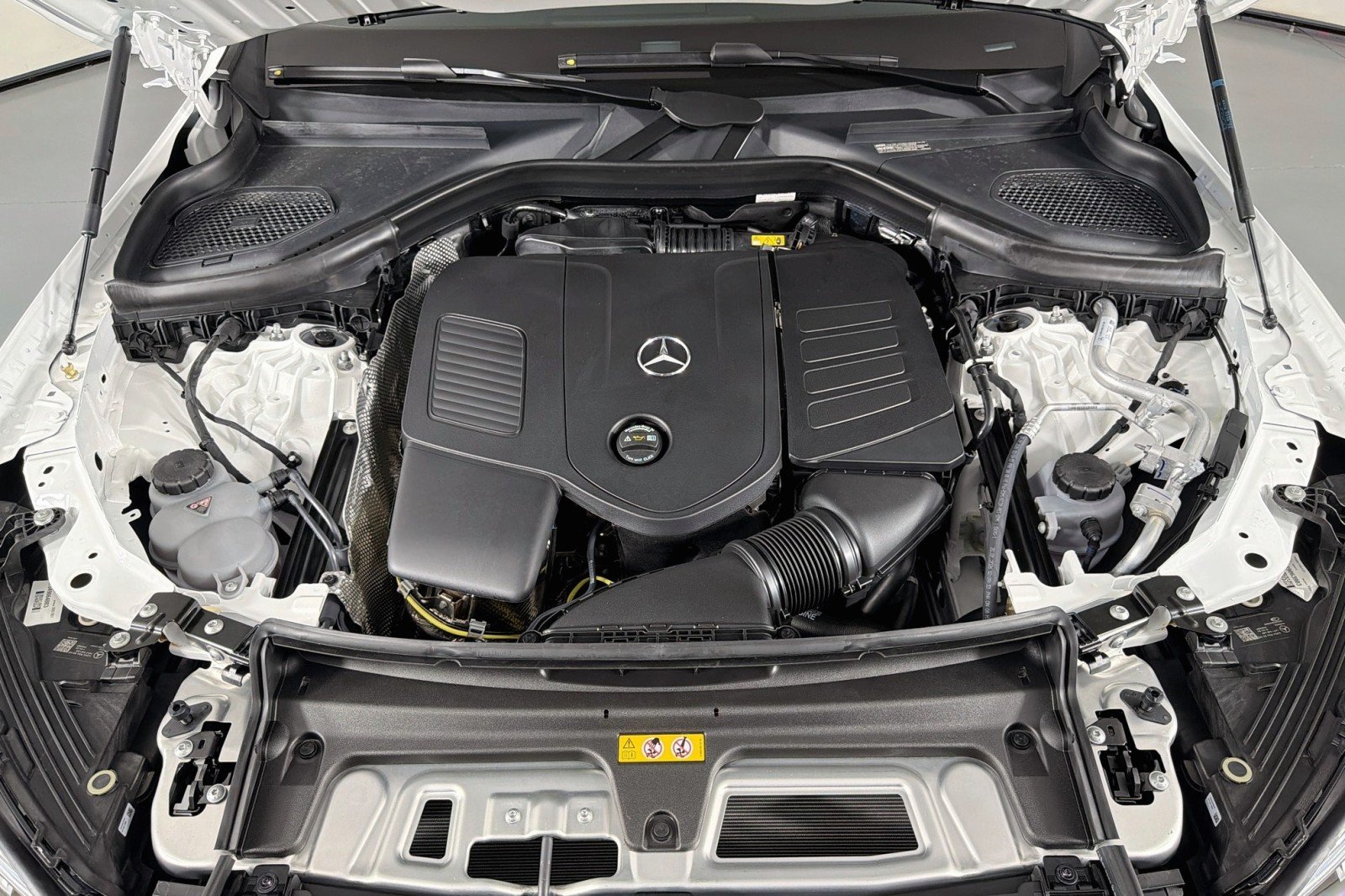 New 2026 Polar White Mercedes-Benz GLC 300 SUV image 10