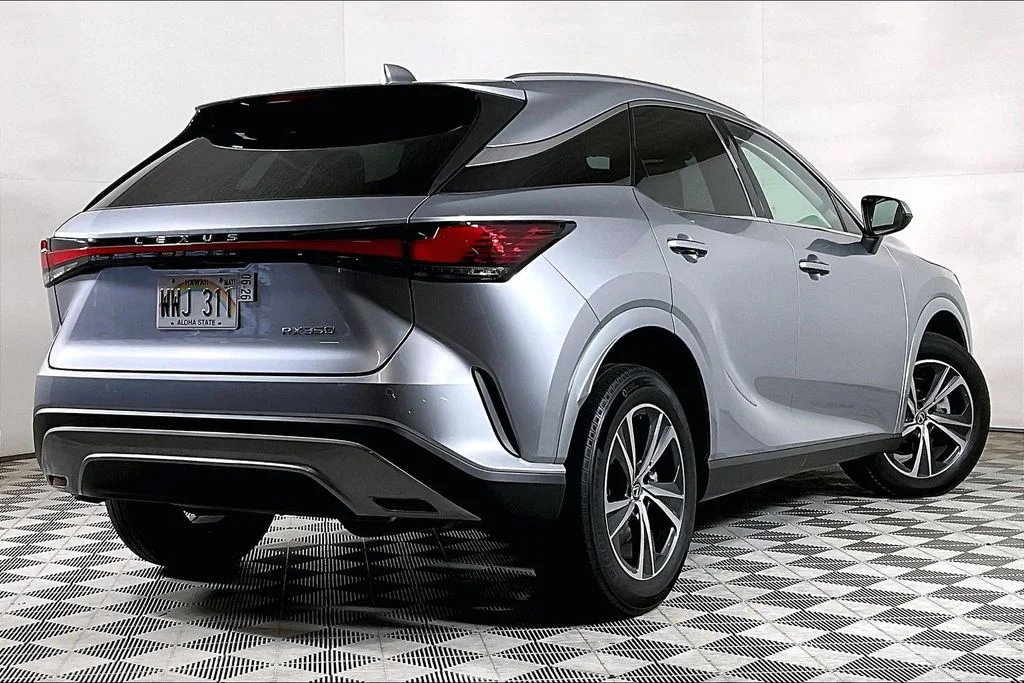 Used 2023  Lexus 350 image 10