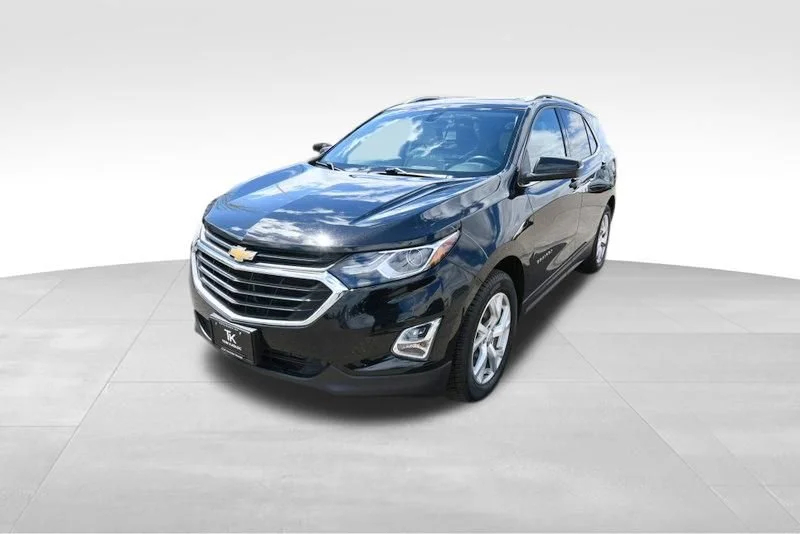 Used 2019 Chevrolet Equinox LT with VIN 2GNAXVEX3K6217286 for sale in North Branch, Minnesota