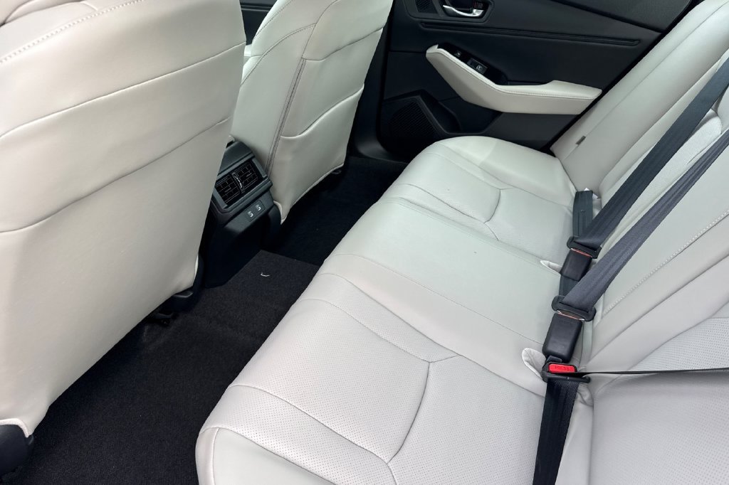 New 2026 Platinum White Pearl Honda Touring image 12