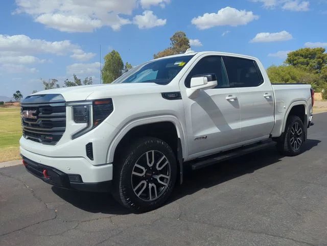 Used 2024 White GMC AT4 image 3