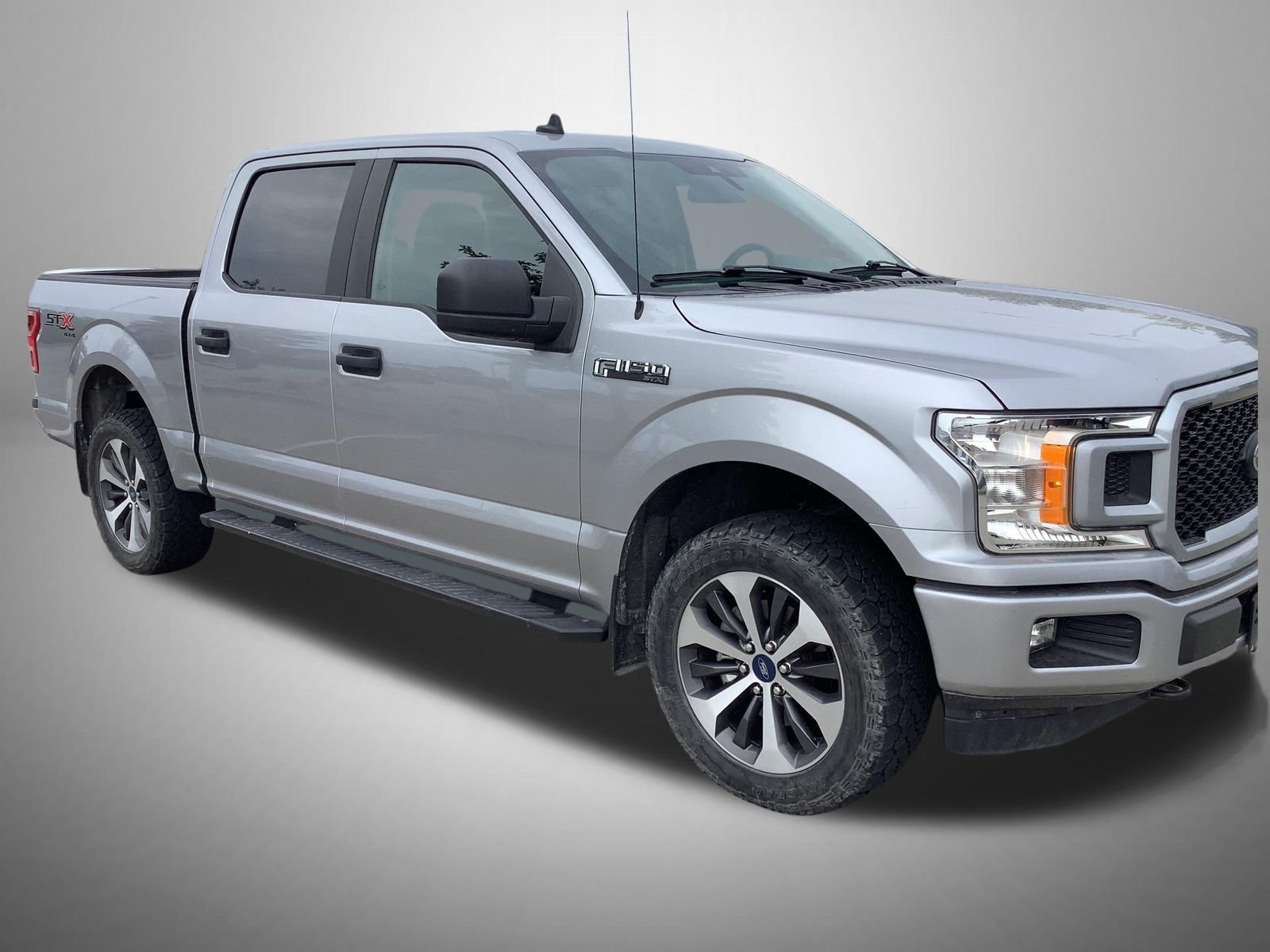 Used 2020 Silver Ford XL image 3