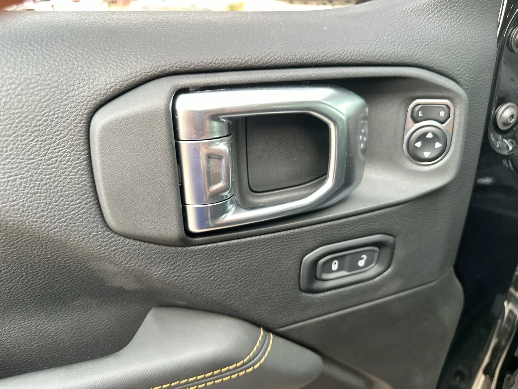 2025 Jeep Wrangler 4-Door Sahara - Photo 13