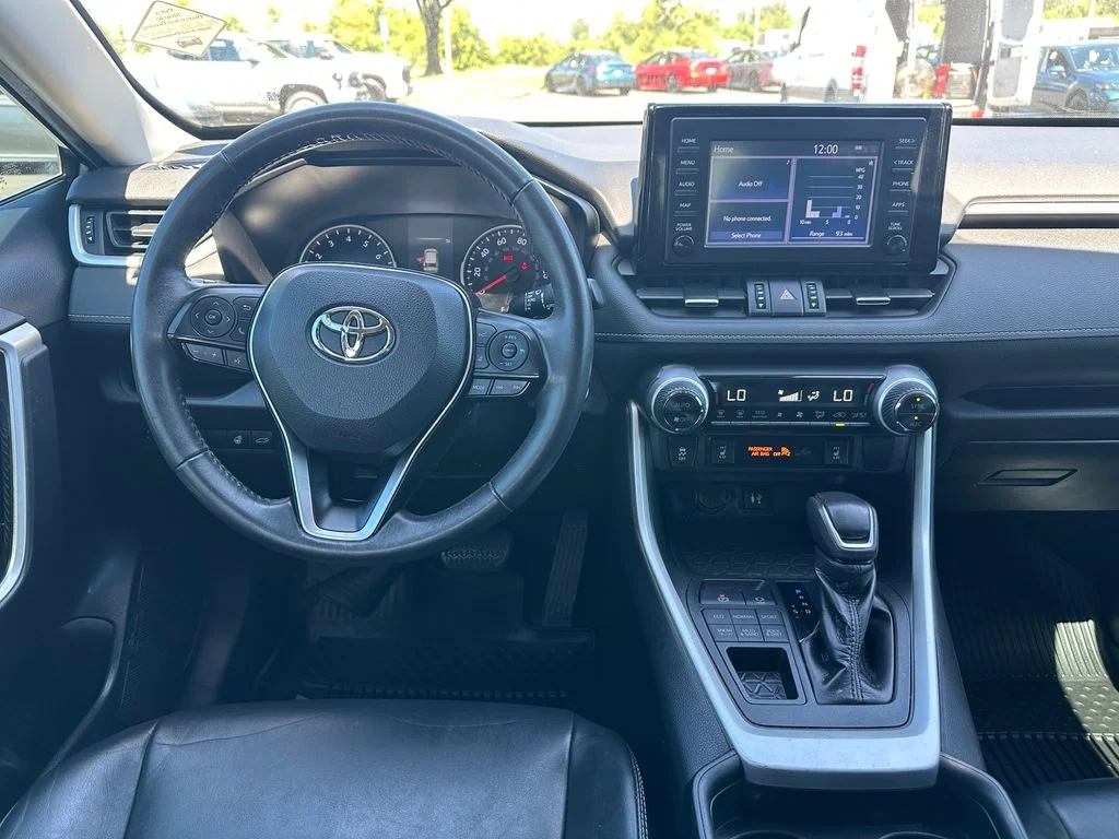 Used 2019 Gray Toyota XLE Premium image 15