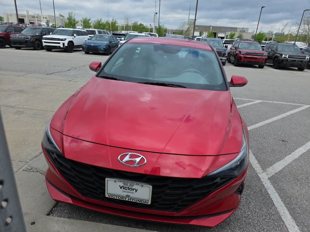 Used 2023 Hyundai Elantra SEL with VIN 5NPLM4AG5PH106476 for sale in Kansas City