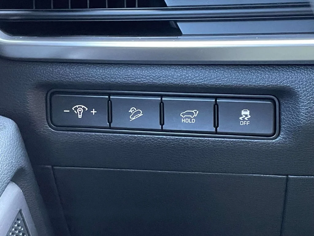 Used 2025  Kia S image 29