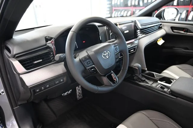 2026 Toyota Camry SE - Photo 21
