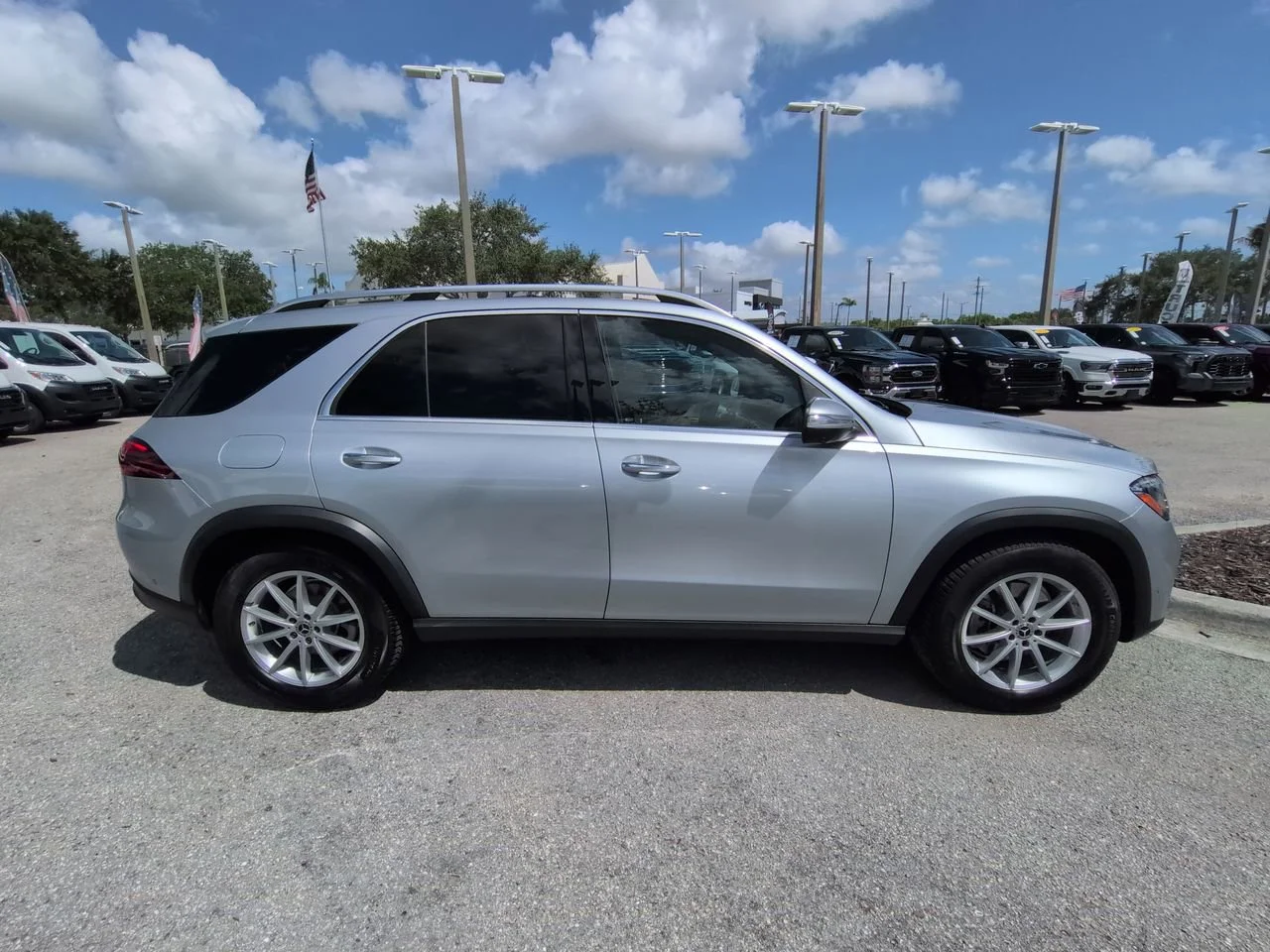 Used 2025 Selenite Gray Metallic Mercedes-Benz GLE 350 image 4