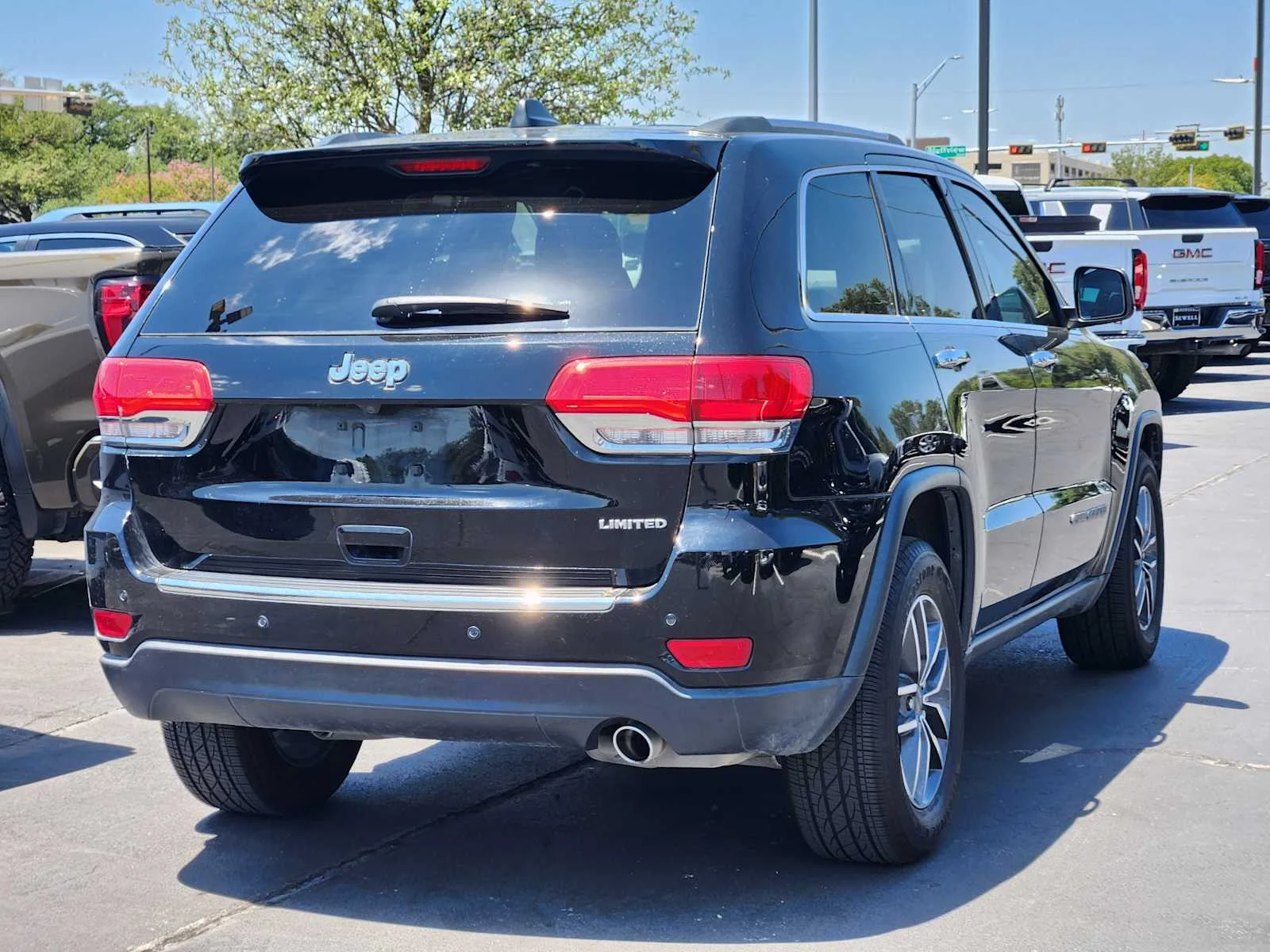 Used 2019 Black Jeep Limited 4x2 image 7