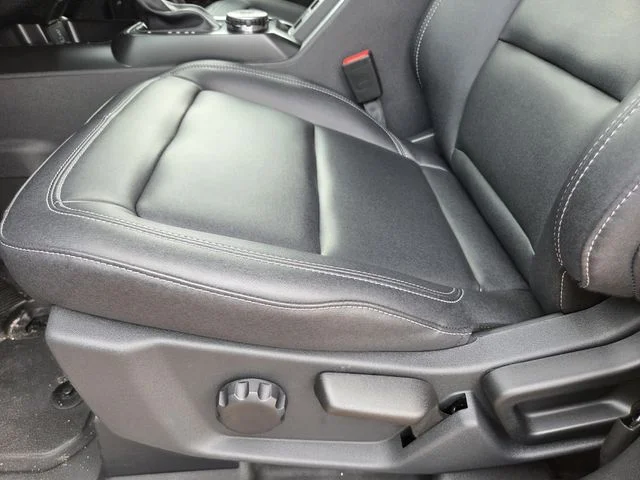New 2025 Ruby Red Metallic Tinted Clearcoat Ford Badlands® image 34