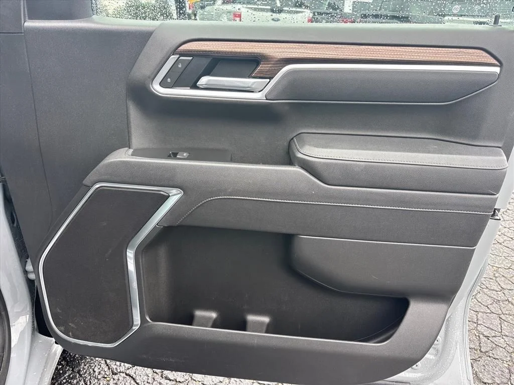Used 2025 Gray Chevrolet RST image 14