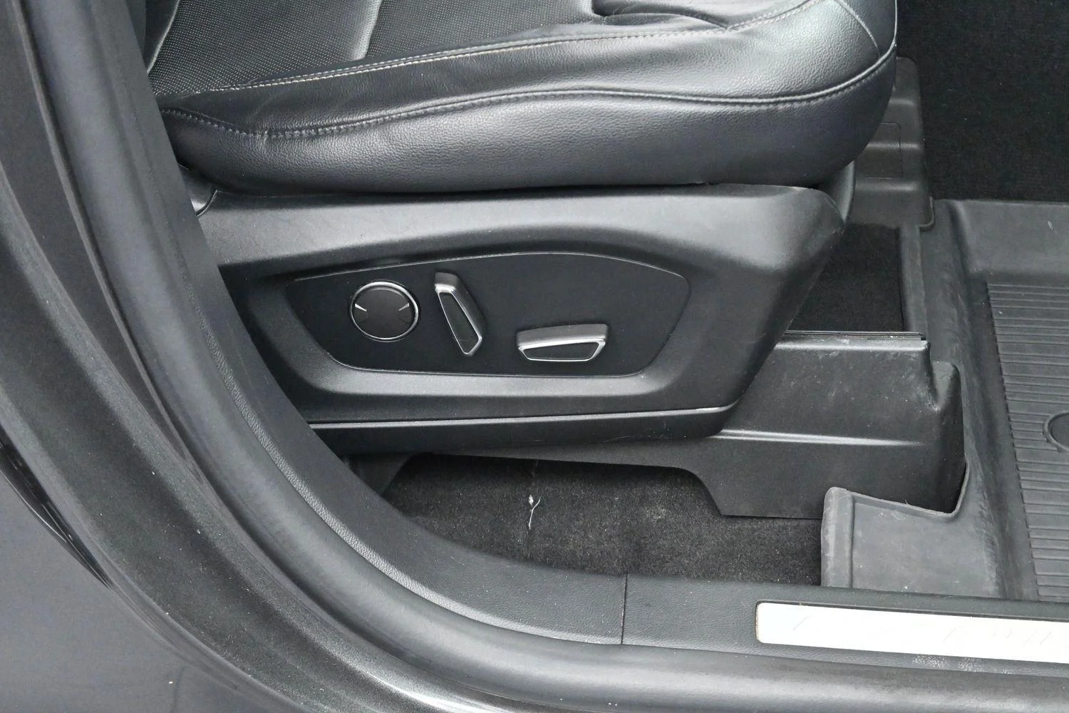 Used 2020 Magnetic Ford Limited image 34