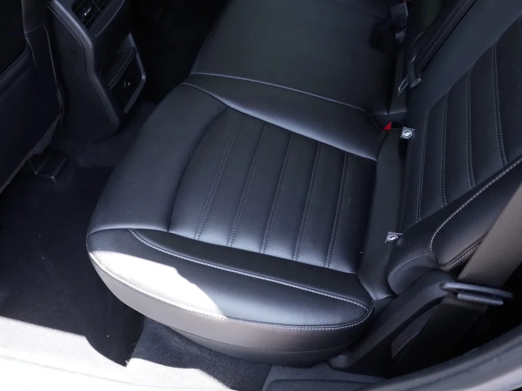 Used 2022 Agate Black Metallic Ford SEL image 28