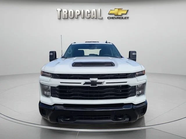 New 2026 Summit White Chevrolet Custom image 8