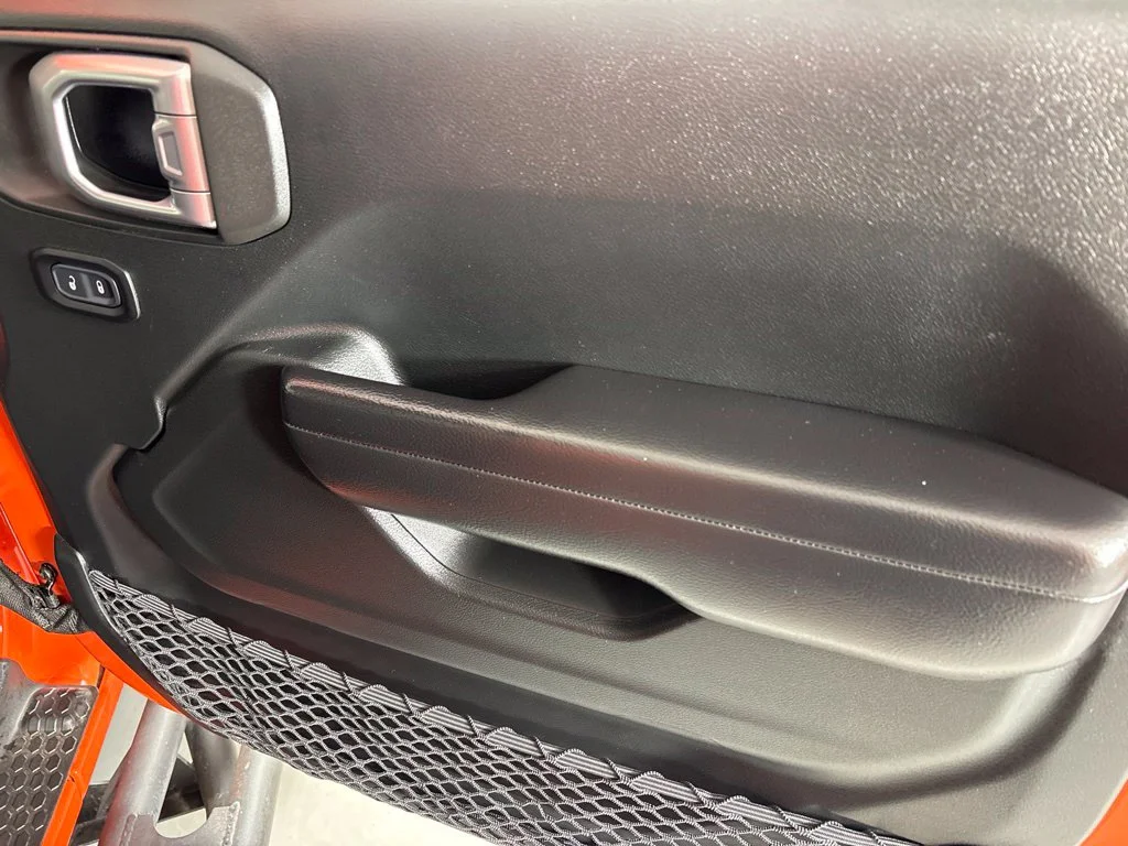 Used 2020 Orange Jeep Rubicon image 19