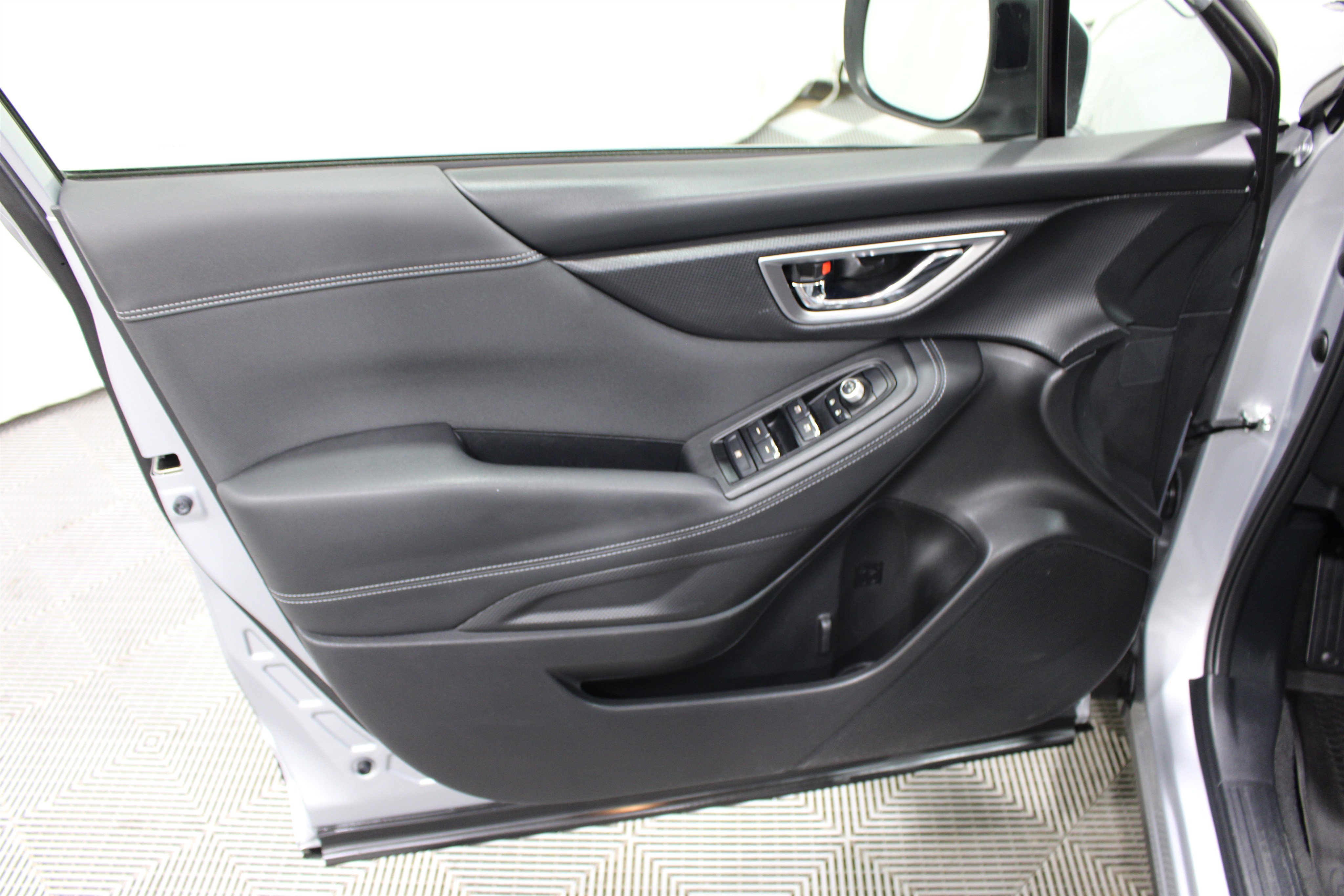 Used 2020 Ice Silver Metallic Subaru Premium image 6
