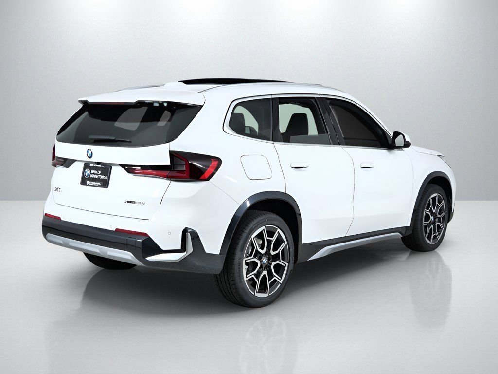 Used 2026 Alpine White BMW xDrive28i image 10