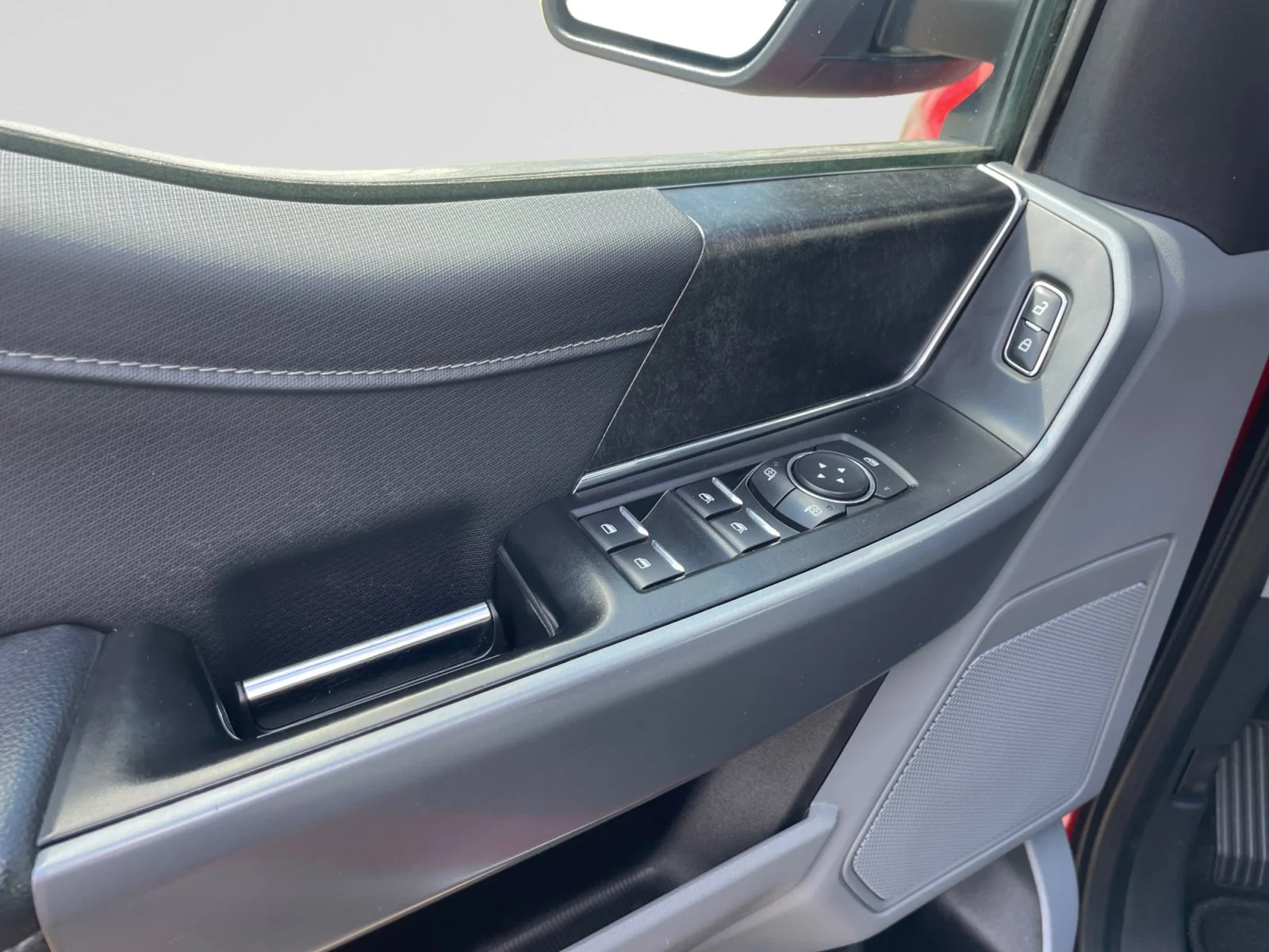 Used 2022 Red Ford XLT SuperCrew image 12