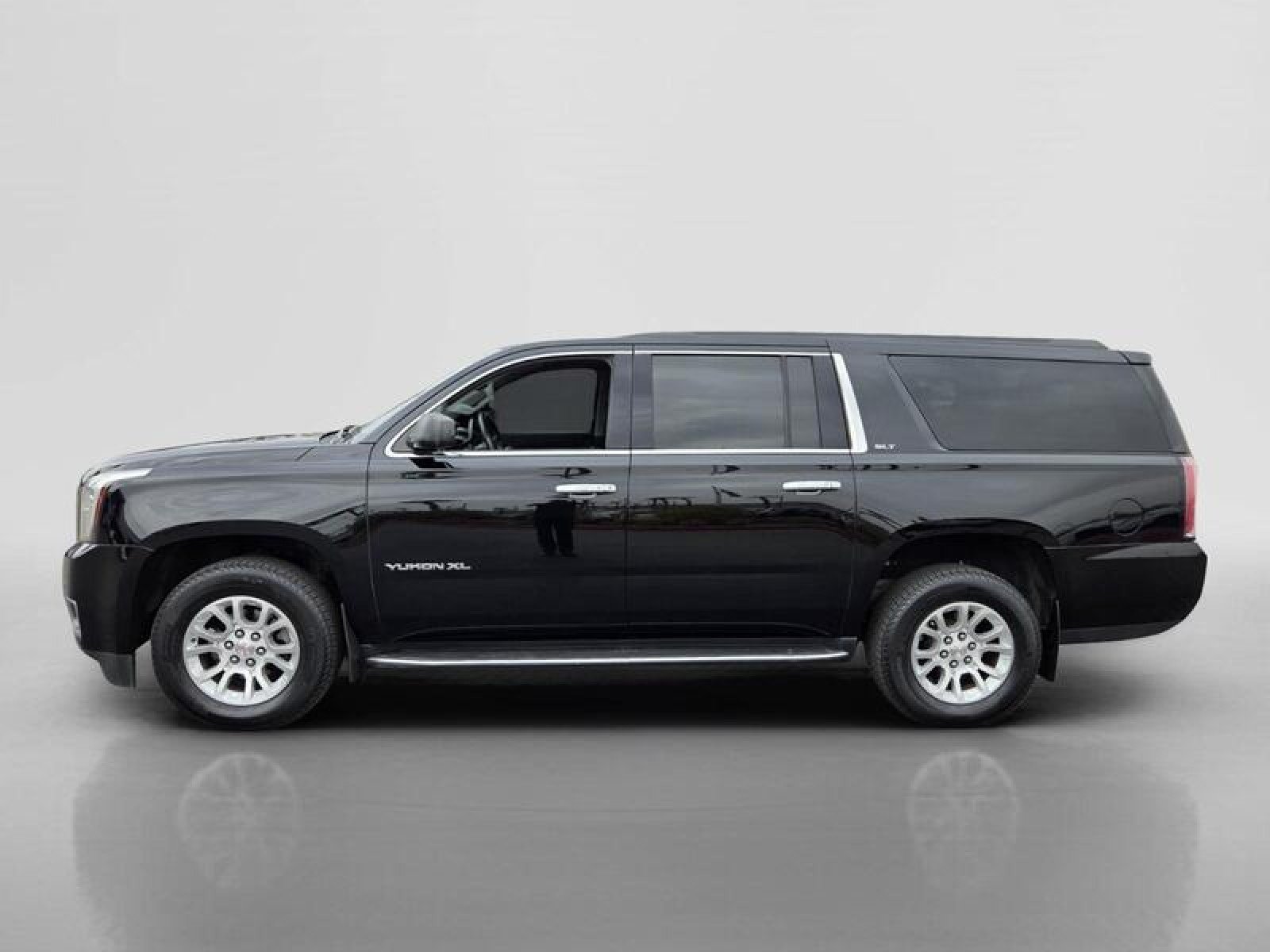 Used 2019 Onyx Black GMC SLT image 2