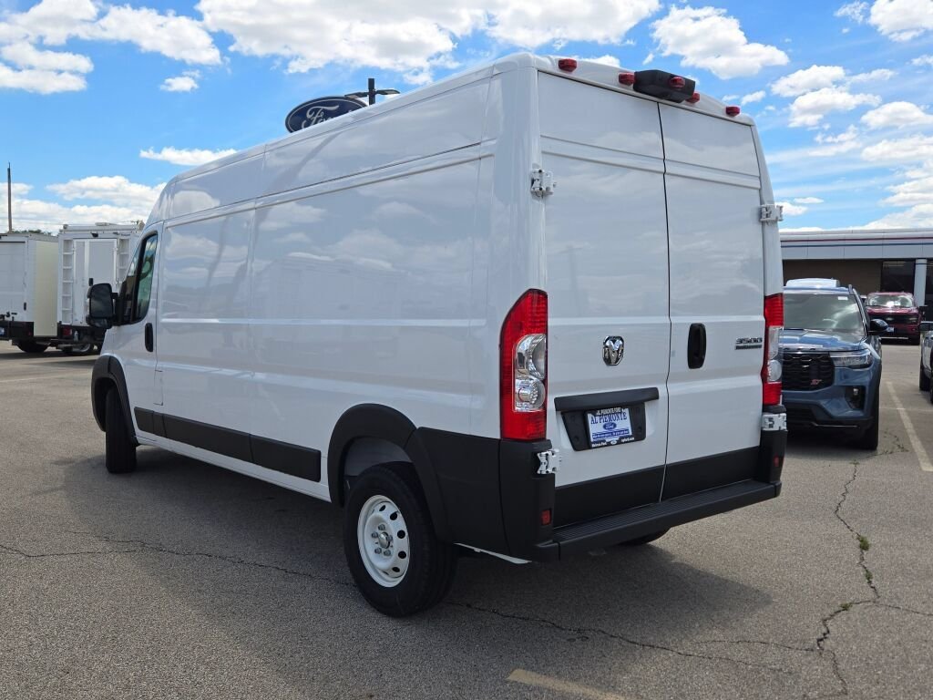 Used 2023 White Ram High Roof image 12