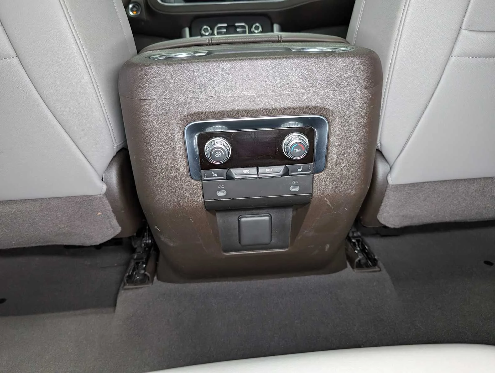 Used 2022 Satin Steel Metallic GMC SLT image 24