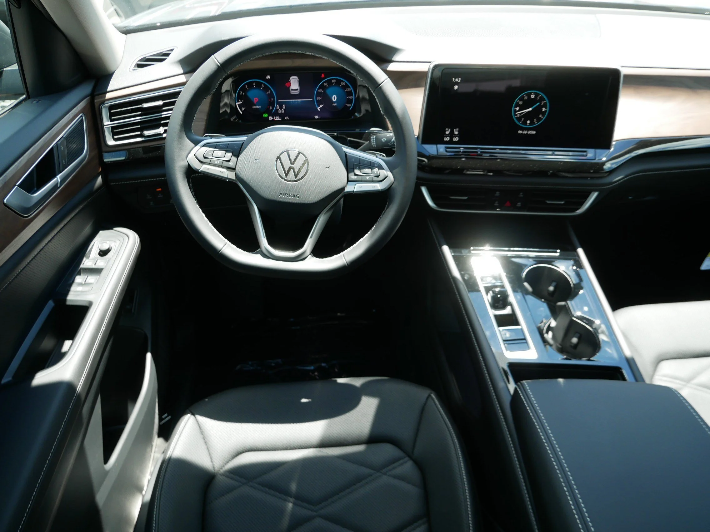 New 2026 Pure Gray Volkswagen 2.0T SE w/Technology image 7