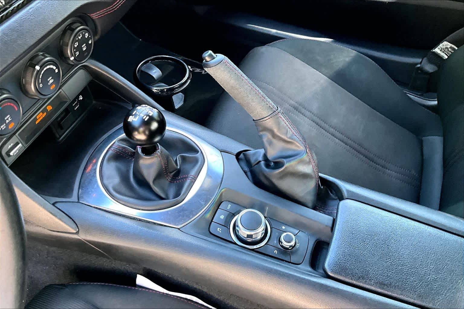 Used 2017 Ceramic Metallic Mazda Club image 16