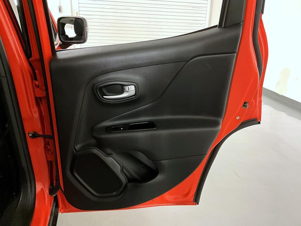 Used 2021 Orange Jeep Trailhawk image 17