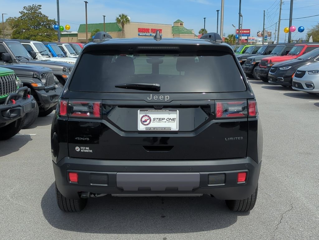 New 2026 Diamond Black Crystal Pearl-Coat Exterior Paint Jeep Limited image 6