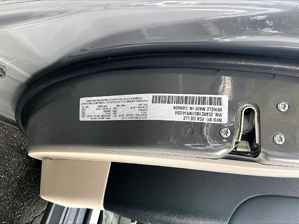 Used 2022 Ceramic Gray Clearcoat Chrysler Touring L image 37