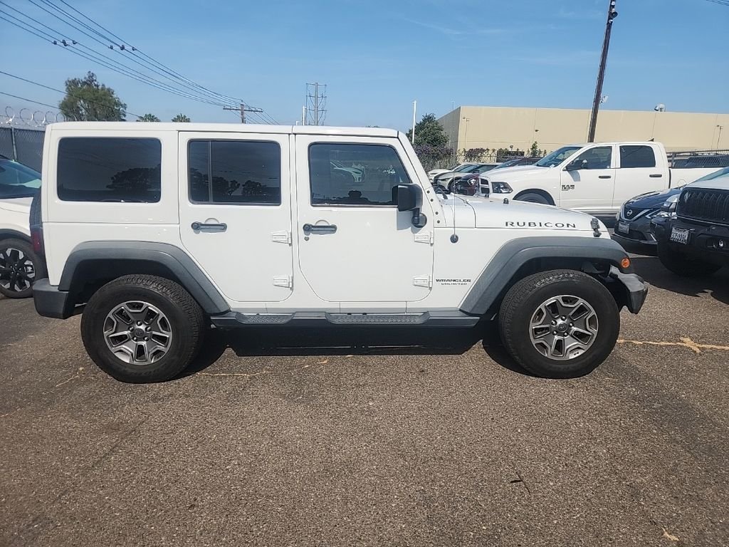 Used 2015 White Jeep Unlimited Rubicon image 17