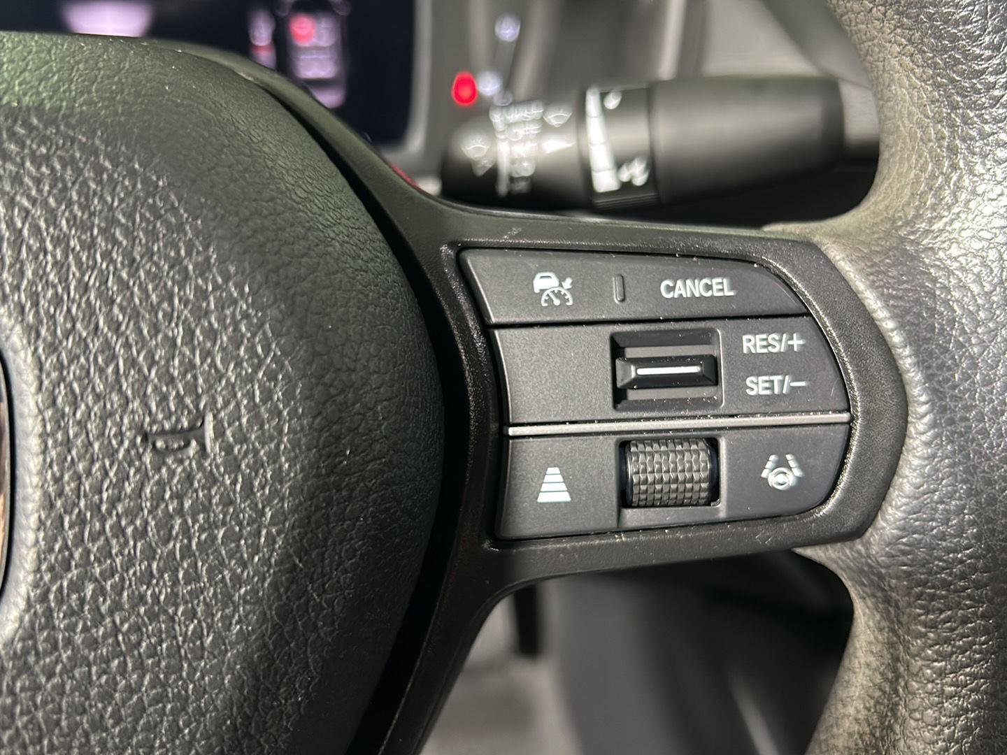 Used 2023 Platinum White Pearl Honda EX image 21