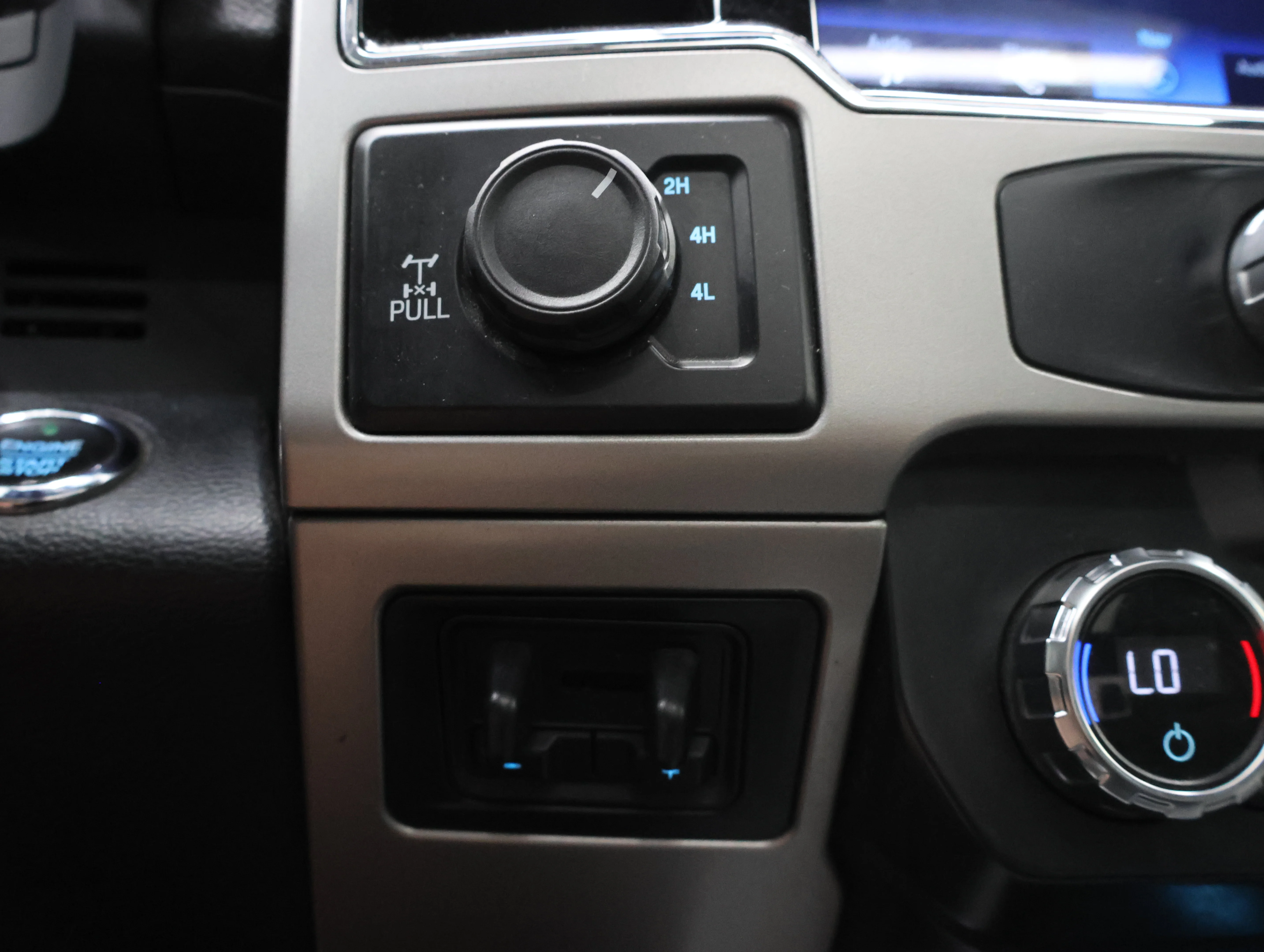 Used 2022 Agate Black Metallic Ford Lariat image 46