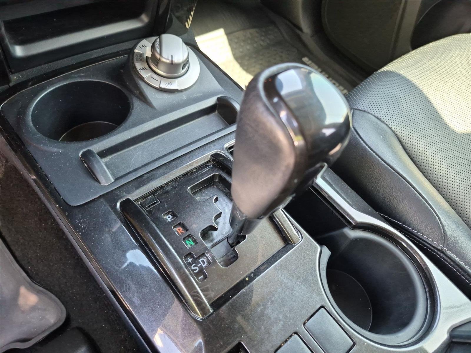 Used 2019 Blizzard Pearl Toyota Limited image 28