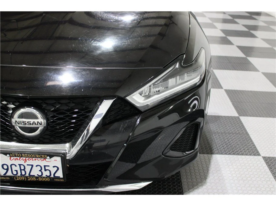 Used 2021 Super Black Nissan SV image 8